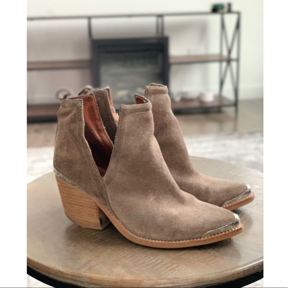 Women’s Jeffrey Campbell Taupe Cromwell Bootie